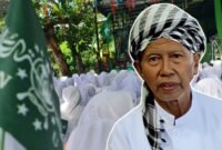 Kolase : Pengasuh Ponpes Sabilul Ihsan KH. Hamid Mannan Munif dan para santri saat merayakan satu abad NU.