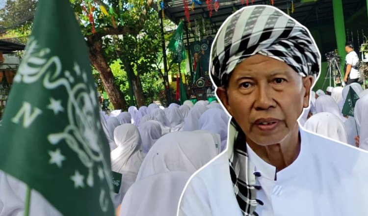 Kolase : Pengasuh Ponpes Sabilul Ihsan KH. Hamid Mannan Munif dan para santri saat merayakan satu abad NU.