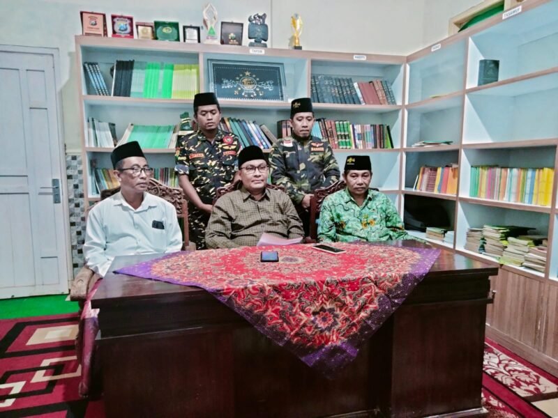 Ketua PC NU Pamekasan KH. Taufiq Hasyim saat konfrensi pers.