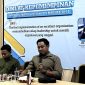 Narasumber memaparkan materi ssat diklat kepemimpinan yang digelar HMPS Ekonomi Syariah, IAIN Madura beberapa waktu lalu. (HMPS ES FOR KLIK MADURA)