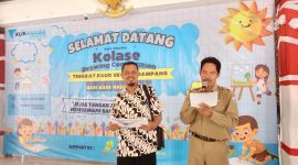 Dewan juri saat mengumumkan juara Kolase Drawing Competition (KDC) di Pendopo Trunojoyo Sampang. (FOTO: ZAHROTUL LAILA / KLIK MADURA)