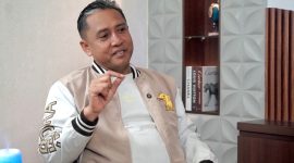 Ketua DPC Gerindra Pamekasan Taufiqurrahman saat podcast di Studio Klik Madura. 