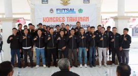 Pengurus Afkab Pamekasan foto bersama pengurus SIWO PWI Pamekasan usai kongres di Pendopo Budaya Pamekasan, Senin (19/8/2024). (FOTO: DOK. PWI PAMEKASAN)