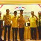 Bakal calon bupati Pamekasan RB. Fattah Jasin saat menerima rekomendasi di Kantor DPD Golkar Jatim, Senin (26/8/2024).