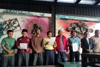 LPBH NU dan LBH Muhammadiyah Pamekasan saat membacakan pernyataan sikap terkait netralitas penyelenggara negara pada Pilkada 2024.
