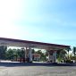 Sejumlah warga mengisi BBM di SPBU Pertamina 54.694.05 Pakamban, Kecamatan Pragaan, Kabupaten Sumenep.
