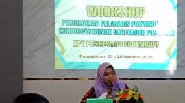 Kepala Puskesmas Pademawu, dr. Jeni Novita Anggraini memberikan sambutan saat worshop pelayanan posyandu.
