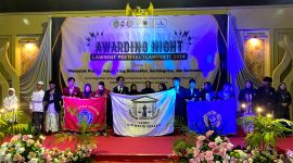 Delegasi dari berbagai perguruan tinggi foto bersama usai kegiatan di Pendopo Ronggosukowati Pamekasan.
