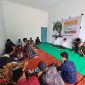 Paslon Tauhid berbincang dengan puluhan pemuda yang tergabung dalam Forum Cendekiawan Muda Pamekasan di Kecamatan Pakong.