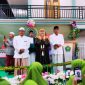 Ketum PP Muslimat NU Khofifah Indar Parawansa didampingi Pembina Majelis Dzikir Ahbabul Musthofa Al-Hasani KH. Aliyadi Mustofa dan KH. Fahmi Badri Mustofa saat launching di PPMU Al-Hasani, Karang Anyar, Kecamatan Ketapang, Sampang.