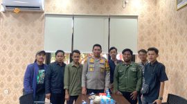 Aktivis PPB foto bersama Kapolres Bangkalan, AKBP Febri Isman Jaya usai audiensi.
