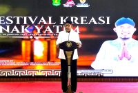 Bupati Sumenep Achmad Fauzi Wongsojudo memberikan sambutan saat membuka Festival Anak Yatim di Pendopo Keraton Sumenep.