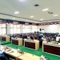 Puluhan nelayan pantura audiensi dengan Komisi II DPRD Pamekasan terkait jaring hilang diduga tersangkut kapal Petronas dan Elnusa. (FOTO: MOH. IQBALUL KHAVEI MZ / KLIKMADURA)