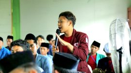 Koordinator Bemsa Alaika Sya'dul Iroqi dalam sebuah kegiatan. (MUKSIN IKSAN / KLIKMADURA)