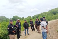 Pengurus DPW BNPM Jatim saat investigasi di Desa Majungan, Kecamatan Pademawu, Pamekasan. (KLIK MADURA)