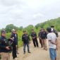 Pengurus DPW BNPM Jatim saat investigasi di Desa Majungan, Kecamatan Pademawu, Pamekasan. (KLIK MADURA)
