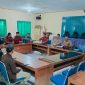 Sejumlah aktivis yang tergabung dalam yang tergabung dalam Gerakan Pemuda Robatal saat audiensi di Dinsos PPPA Sampang.