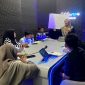 Direktur Klik Madura Sari Purwati saat mengisi materi pada kegiatan PSC Seasion I di Studio Catatan Pena Klik Madura.