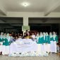 Tim PIKK PLN UP3 Madura foto bersama usai menyerahkan bantuan sembako di Panti Asuhan Muhammadiyah Pamekasan.