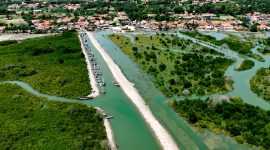 Perahu nelayan sandar di sungai hasil pengerukan tepatnya di Dusun Duko, Desa Tanjung, Kecamatan Pademawu, Pamekasan. (DOK. KLIKMADURA)