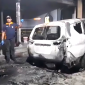 Tim Labfor Polda Jatim saat memeriksa kendaraan milik Sahrawi yang dibakar OTK.