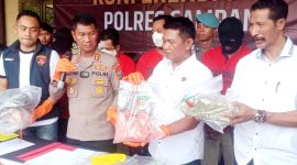 Kapolres Sampang AKBP Hartono saat press rilis terkait penangkapan DPO pembunuhan.