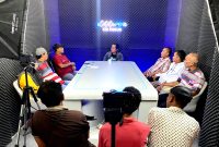 Sejumlah PKL eks Stasiun PJKA Pamekasan saat siniar dalam program Catatan Pena Klik Madura.