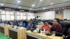 Sejumlah aktivis saat audiensi bersama Komisi IV DPRD Pamekasan.