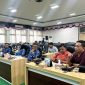 Sejumlah aktivis saat audiensi bersama Komisi IV DPRD Pamekasan.