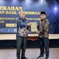 Ketua DPRD Pamekasan Ali Masykur menerima salinan laporan hasil pemeriksaan LKPD 2024 dari BPK RI perwakilan Jawa Timur. 