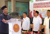 Kolase foto Pembina PKDI Nasional, Gus Yusuf dan Mandataris Ketua PKDI Pamekasan Farid Afandi.
