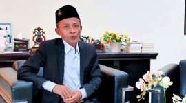 Mantan Rektor Institut Agama Islam Negeri (IAIN) Madura. Prof. Dr. H. Mohammad Kosim, M.Ag., semasa hidup. (DOK. KLIKMADURA)