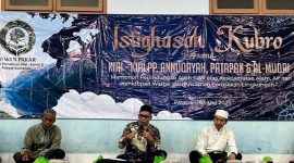 Dewan Persatuan Kiai-Santri dan Rakyat (Dewan Pakar) Sumenep saat menggelar istighasah kubro dan menyatakan sikap menolak rencana pembangunan PLTS di Kecamatan Guluk-Guluk dan Ganding. (ISTIMEWA)