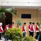 Sejumlah tahanan termasuk lima mantan panitia Pilkades PAW Desa Gugul, Kecamatan Tlanakan, Pamekasan bersiap menjalani persidangan di PN Pamekasan. (MOH. IQBALUL KHAVEI MZ / KLIKMADURA)