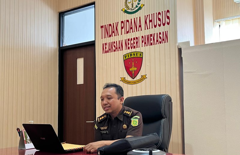 Kepala Seksi Pidana Khusus (Kasi Pidsus) Kejaksaan Negeri Pamekasan, Ali Munip. (DOK. KLIKMADURA)