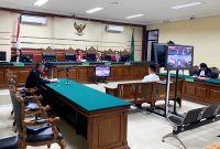 Zamachsary, terdakwa kasus dugaan proyek fiktif menjalani sidang tuntutan di Pengadilan Negeri Tipikor, Surabaya. (ISTIMEWA)