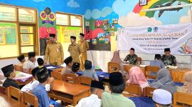 PENDIDIKAN KARAKTER: Kepala Disdikbud Pamekasan Moh. Alwi memonitoring kegiatan UKA di SDN Pakong 1 Pamekasan. (IMAM UNTUK KLIKMADURA)