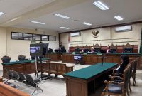 Suasana sidang putusan kasus tindak pidana korupsi yang menyeret mantan anggota DPRD Pamekasan, Zamachsary. (ISTIMEWA)