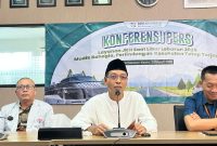 Kepala Dinas Kesehatan (Dinkes) Pamekasan dr. Saifuddin saat menghadiri konfrensi pers beberapa waktu lalu. (MOH. IQBALUL KHAVEI MZ / KLIKMADURA)