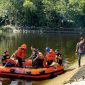 Tim gabungan saat melakukan pencarian jenazah bocah di waduk Desa Klompang Timur, Kecamatan Pakong, Pamekasan. (MOH. IQBALUL KHAVEI MZ / KLIKMADURA)