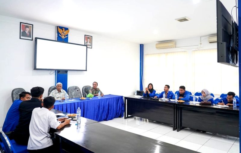 PC PMII Sampang saat audiensi dengan Diskominfo Sampang terkait keterbukaan informasi publik. (PMII SAMPANG UNTUK KLIKMADURA)