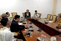 Federasi Panjat Tebing Indonesia (FPTI) Kabupaten Sampang saat audiensi dengan Dispora Sampang. (IBNU ANSORI / KLIKMADURA)