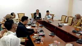 Federasi Panjat Tebing Indonesia (FPTI) Kabupaten Sampang saat audiensi dengan Dispora Sampang. (IBNU ANSORI / KLIKMADURA)