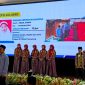 Puluhan siswa-siswi SDT2Q Insan Permata Sumenep saat mengikuti kegiatan wisuda di Aula Uniba Madura. (ISTIMEWA)