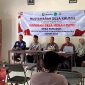 SIMBOLIS: Kepala Diskop UKM Dan Naker Pamekasan Muttaqin saat mengikuti Musdes Khusus Pembentukan Koperasi Desa Merah Putih di Desa Pamaroh, Kecamatan Kadur. (DISKOP UKM NAKER FOR KLIK MADURA)