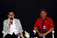 Kepala BPJS Kesehatan Cabang Pamekasan, Nuzuludin Hasan bersama dr. Andy Eka Bachtiar, Kabid Medik dan Keperawatan RSD Mohammad Noer Provinsi Jawa Timur saat kegiatan media gathering di KCM. (MOH. IQBALUL KHAVEI MZ / KLIKMADURA)