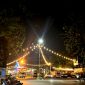 Suasana indah Arek Lancor Pamekasan di malam hari usai dipasangi lampu. (MOH. IQBALUL KHAVEI MZ / KLIKMADURA)
