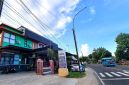 Kendaraan lalu lalang di depan Puskesmas Talang tepatnya di Jalan Raya Sumenep - Pamekasan. (DOK. KLIKMADURA)