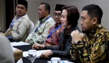 Bupati Pamekasa KH. Kholilurrahman, Wabup H. Sukriyanto dan Ketua DPRD Pamekasan Ali Masyukur saat audiensi dengan KPK di Gedung Merah Putih, Jakarta Pusat. (Sumber: kpk.go.id)