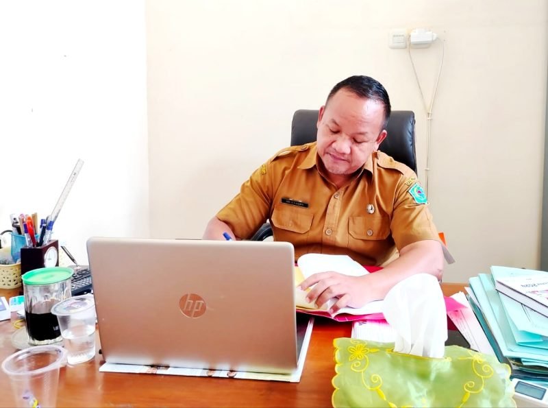 Kepala Dinas Koperasi, Usaha Kecil Menengah, dan Tenaga Kerja (Diskop UKM dan Naker) Pamekasan, Muttaqin. (DOK. KLIKMADURA)